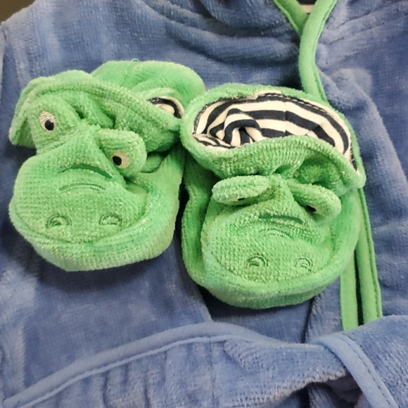 carters Alligator Robe & Bootie Set - Picture 4 of 6